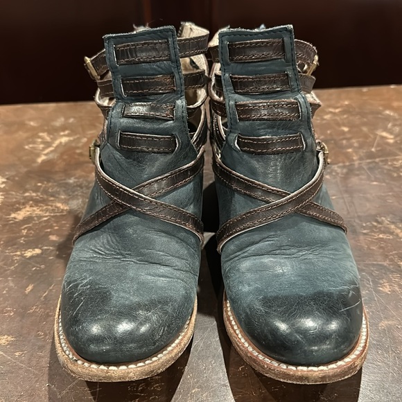 Freebird Western Stair Ankle Bootie - Picture 2 of 9